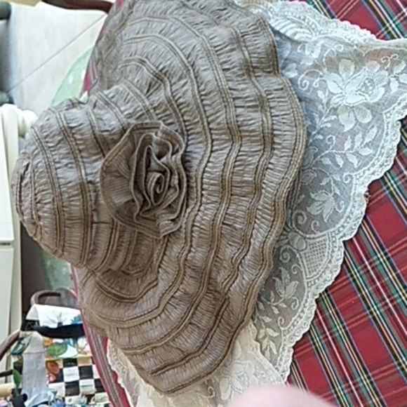 FLOWER Sun Hat - Picture 1 of 3